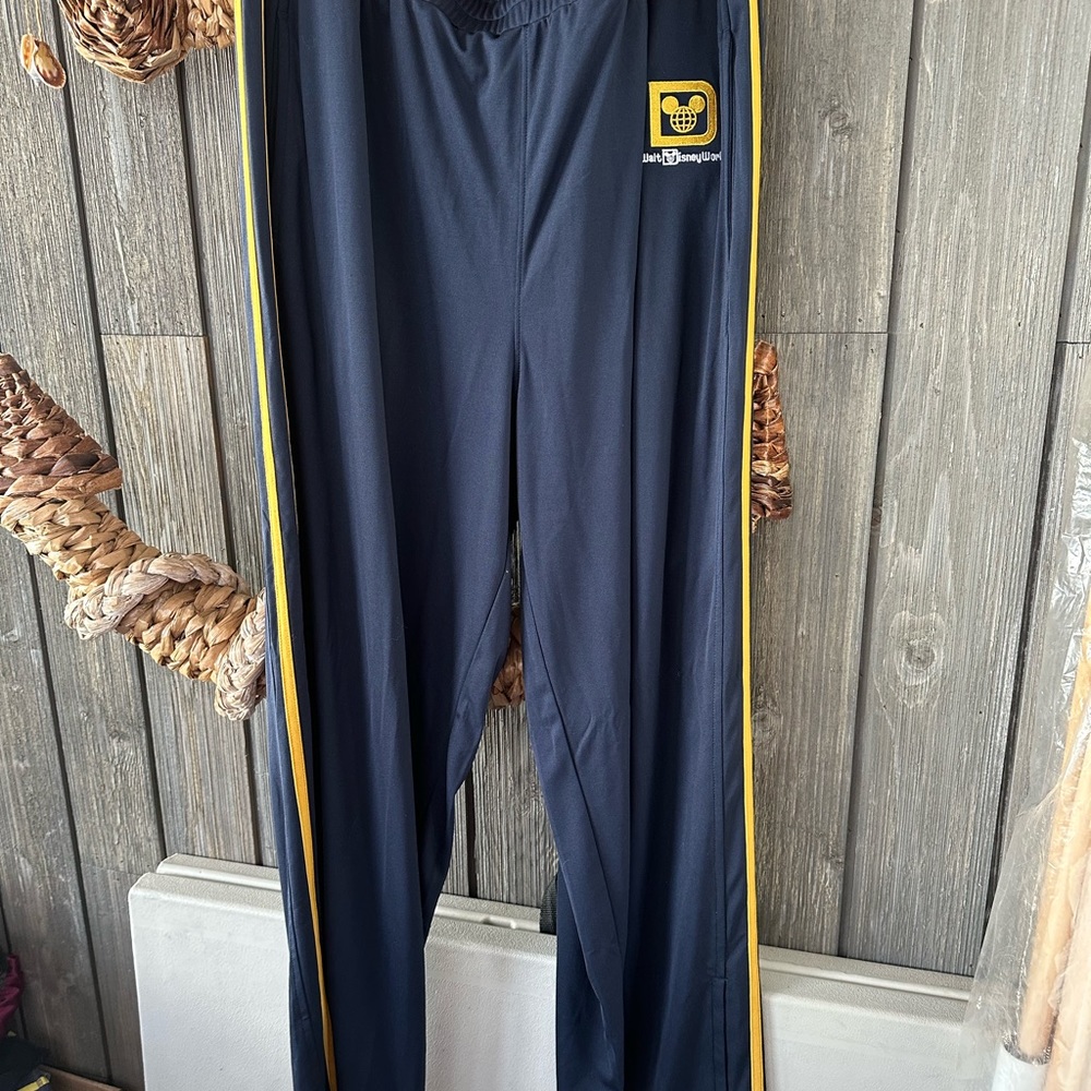 NWT Disney Men’s XL Vintage 90’s Athletic Pants